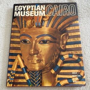Egyptian Museum Cairo hardcover 1977 museums of the world​